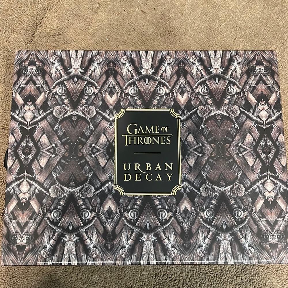 Game of thrones x UD makeup vault